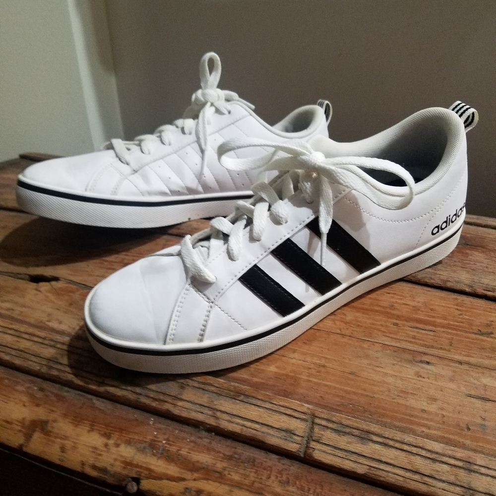 Adidas sneakers classic